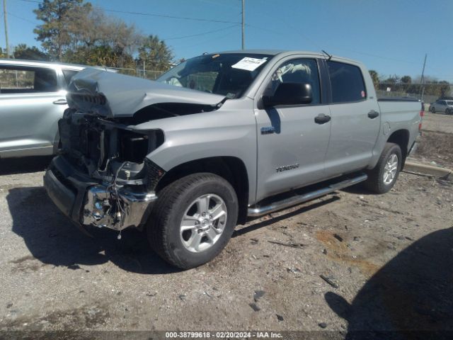 Photo 1 VIN: 5TFDW5F15KX810554 - TOYOTA TUNDRA 