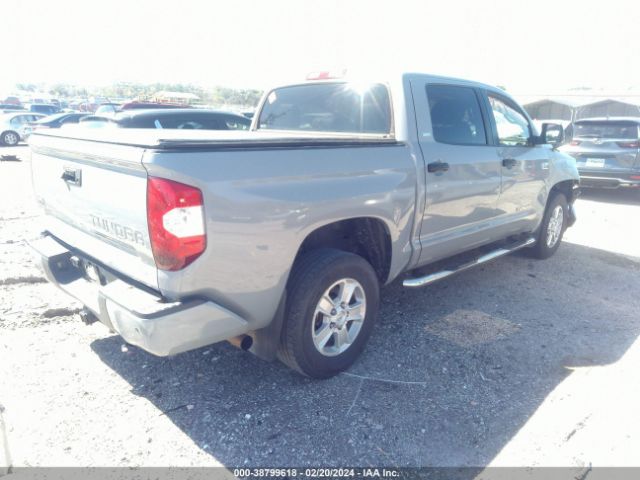 Photo 3 VIN: 5TFDW5F15KX810554 - TOYOTA TUNDRA 