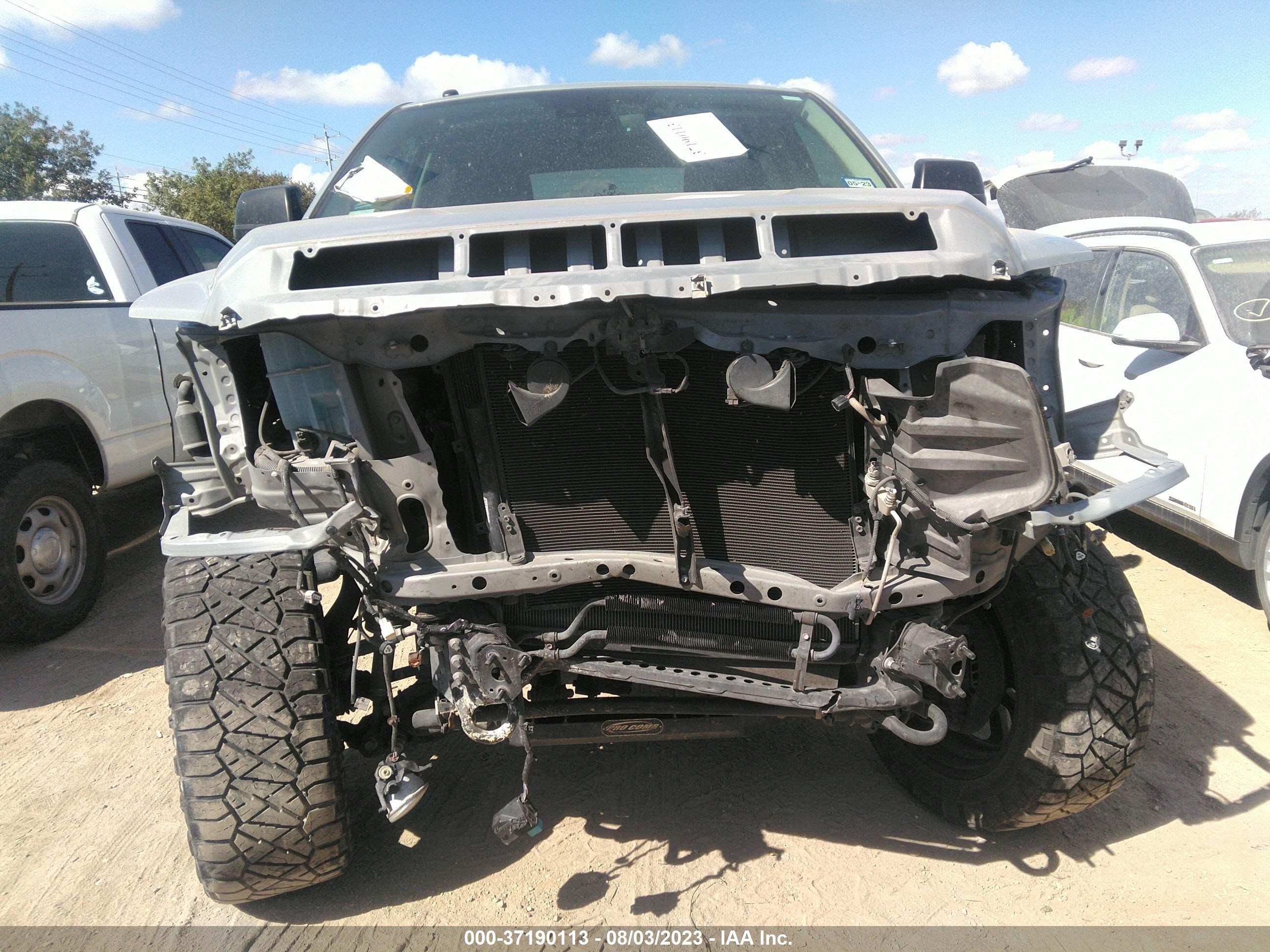 Photo 5 VIN: 5TFDW5F15KX841772 - TOYOTA TUNDRA 