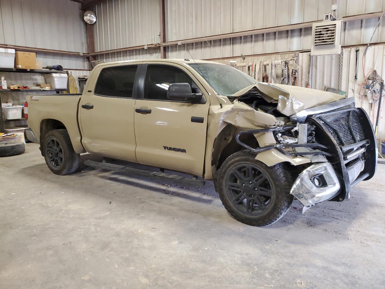 Photo 3 VIN: 5TFDW5F15KX864338 - TOYOTA TUNDRA 