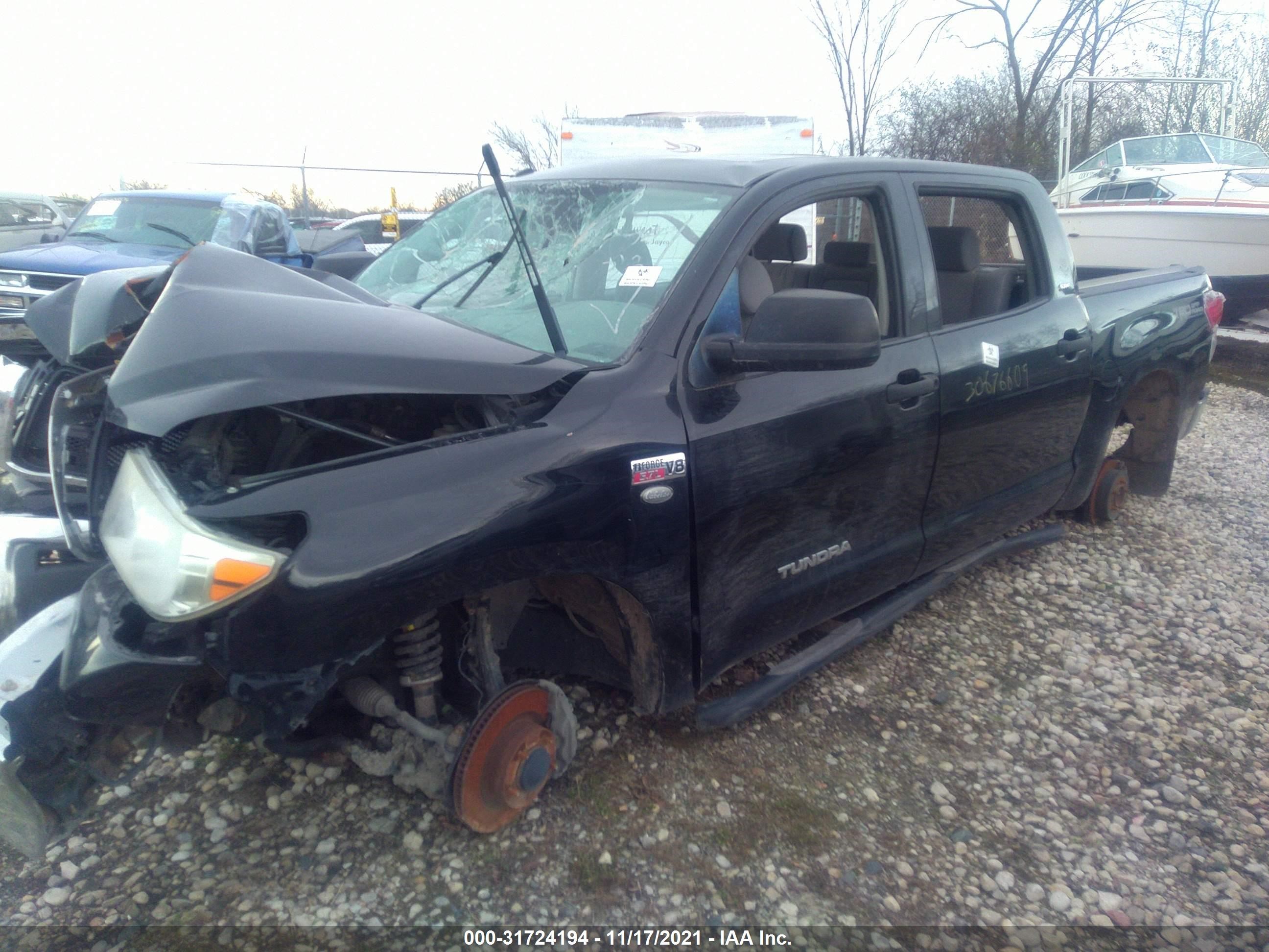 Photo 1 VIN: 5TFDW5F16AX156470 - TOYOTA TUNDRA 