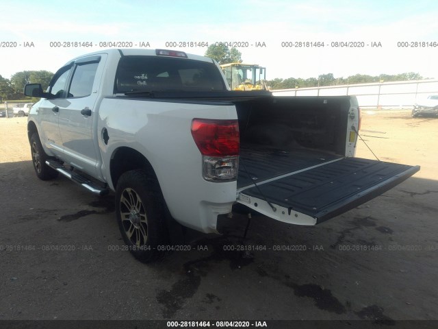 Photo 2 VIN: 5TFDW5F16DX300345 - TOYOTA TUNDRA 4WD TRUCK 