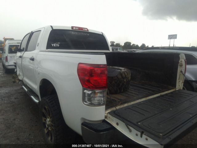 Photo 2 VIN: 5TFDW5F16DX320255 - TOYOTA TUNDRA 4WD TRUCK 