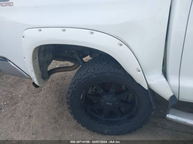 Photo 5 VIN: 5TFDW5F16FX430242 - TOYOTA TUNDRA 