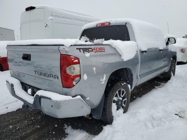 Photo 3 VIN: 5TFDW5F16HX613627 - TOYOTA TUNDRA CRE 