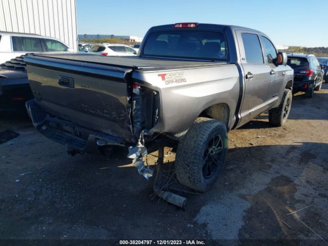 Photo 3 VIN: 5TFDW5F16KX787169 - TOYOTA TUNDRA 