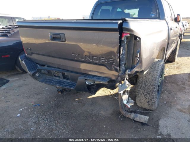 Photo 5 VIN: 5TFDW5F16KX787169 - TOYOTA TUNDRA 