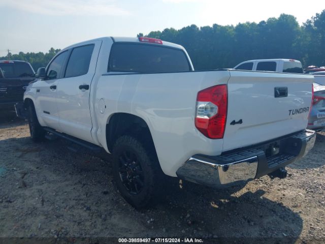 Photo 2 VIN: 5TFDW5F16KX851971 - TOYOTA TUNDRA 