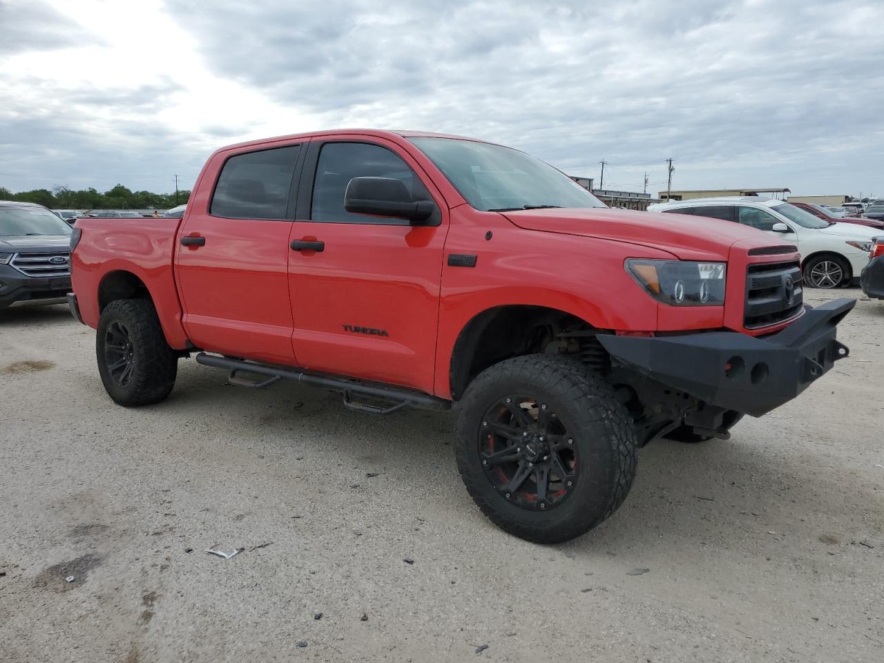 Photo 3 VIN: 5TFDW5F17AX136003 - TOYOTA TUNDRA 