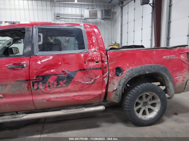 Photo 5 VIN: 5TFDW5F17DX295480 - TOYOTA TUNDRA 