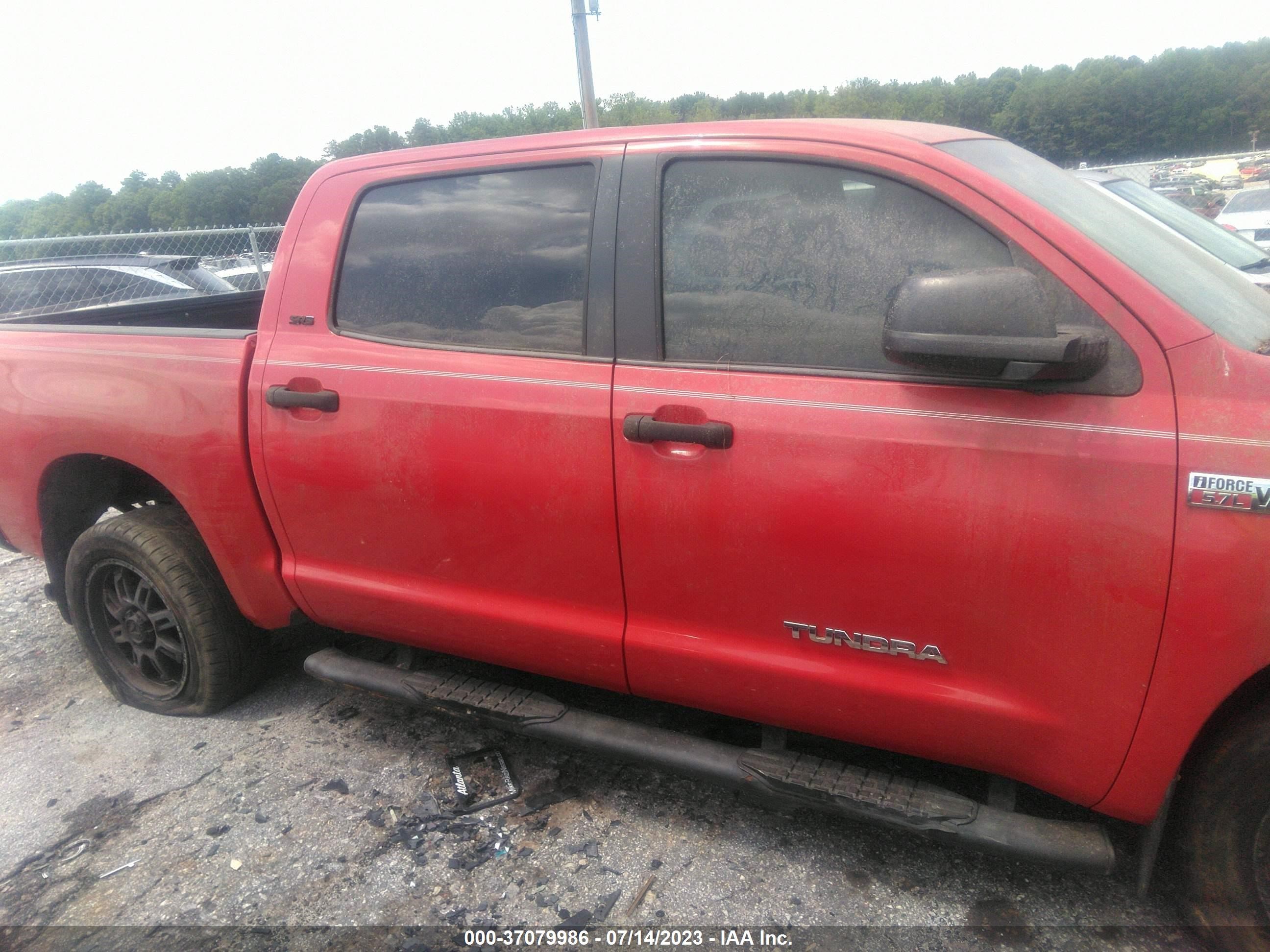 Photo 11 VIN: 5TFDW5F17DX309507 - TOYOTA TUNDRA 