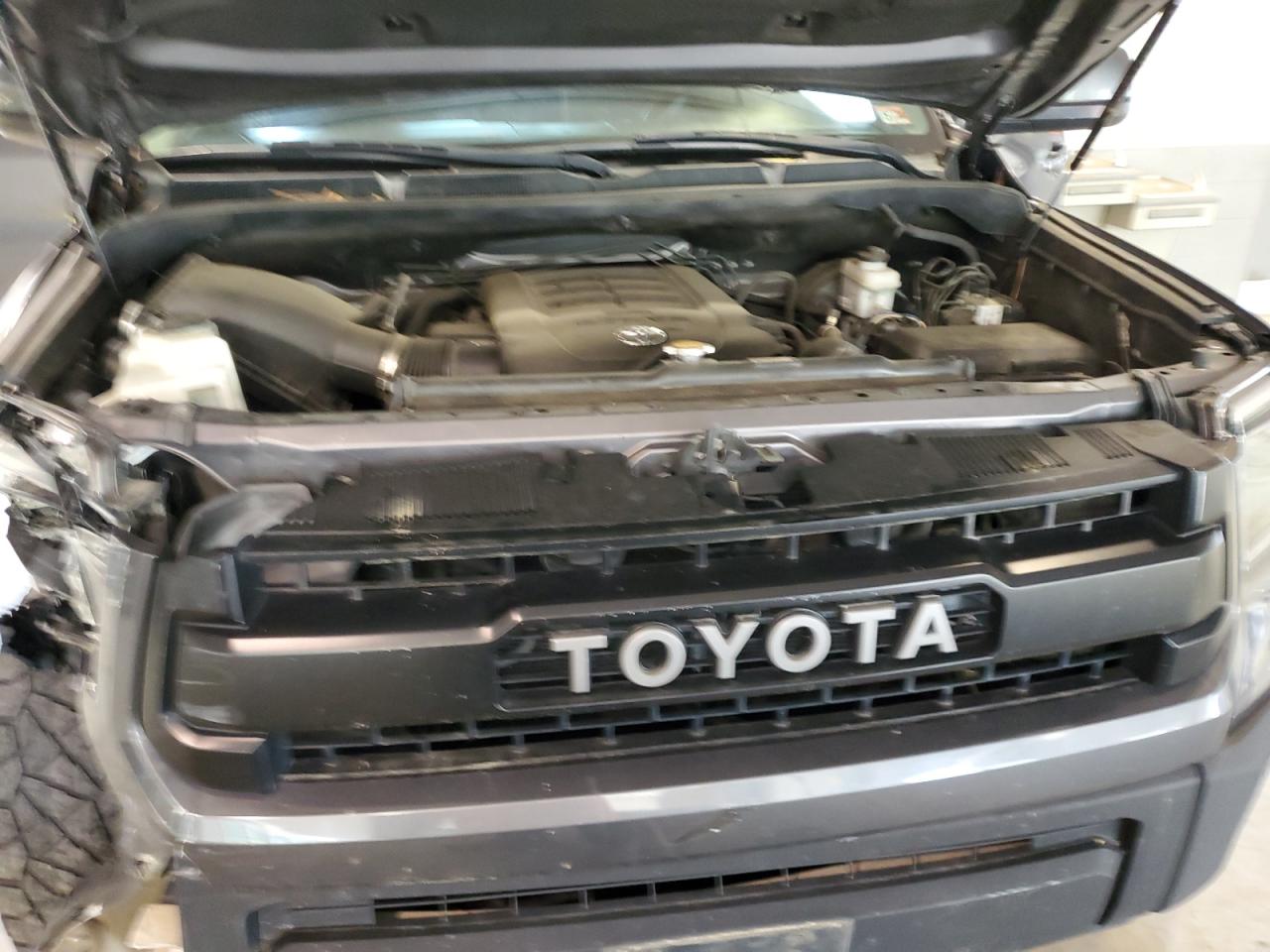 Photo 10 VIN: 5TFDW5F17FX489753 - TOYOTA TUNDRA 