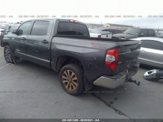 Photo 2 VIN: 5TFDW5F17GX498714 - TOYOTA TUNDRA 4WD TRUCK 