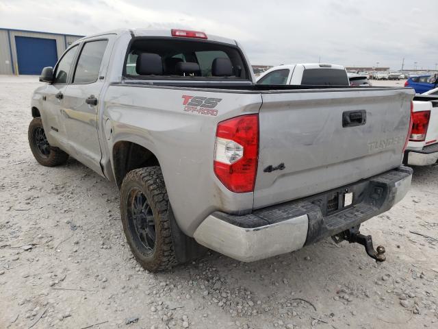 Photo 2 VIN: 5TFDW5F17HX582825 - TOYOTA TUNDRA CRE 