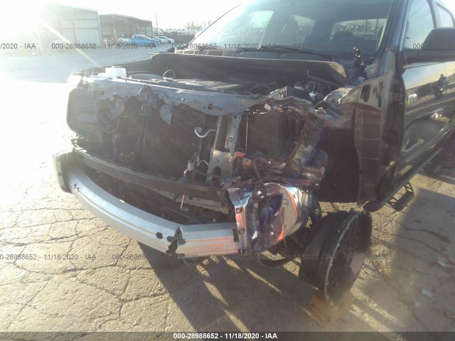 Photo 5 VIN: 5TFDW5F17HX607335 - TOYOTA TUNDRA 4WD 