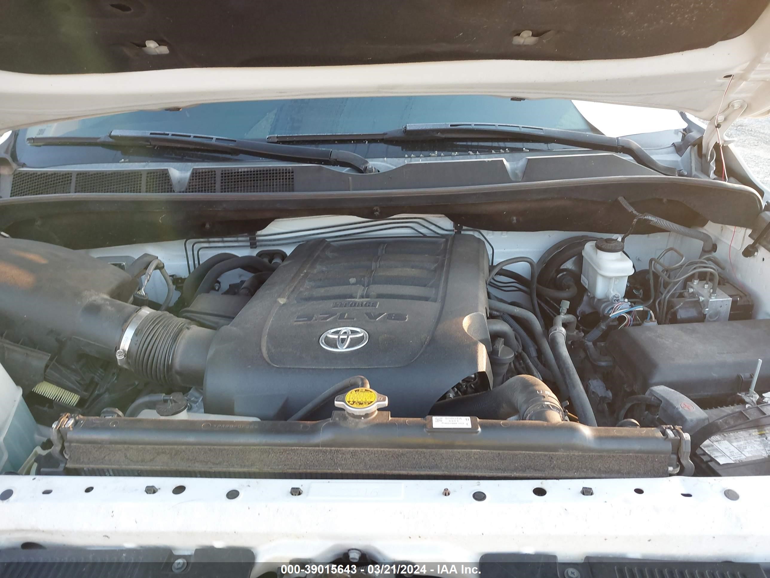 Photo 9 VIN: 5TFDW5F17HX665011 - TOYOTA TUNDRA 