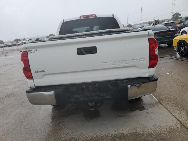 Photo 5 VIN: 5TFDW5F17JX705447 - TOYOTA TUNDRA 