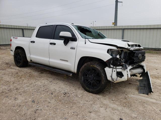 Photo 3 VIN: 5TFDW5F17JX740392 - TOYOTA TUNDRA CRE 