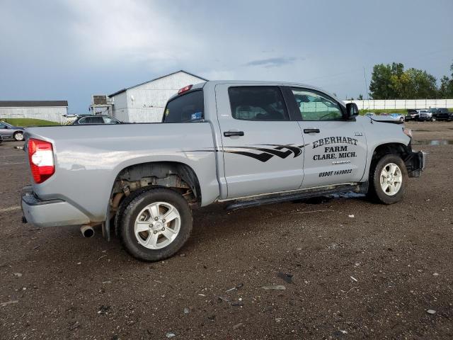 Photo 2 VIN: 5TFDW5F17JX761825 - TOYOTA TUNDRA CRE 