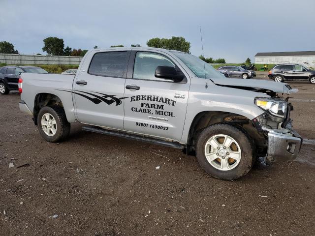 Photo 3 VIN: 5TFDW5F17JX761825 - TOYOTA TUNDRA CRE 