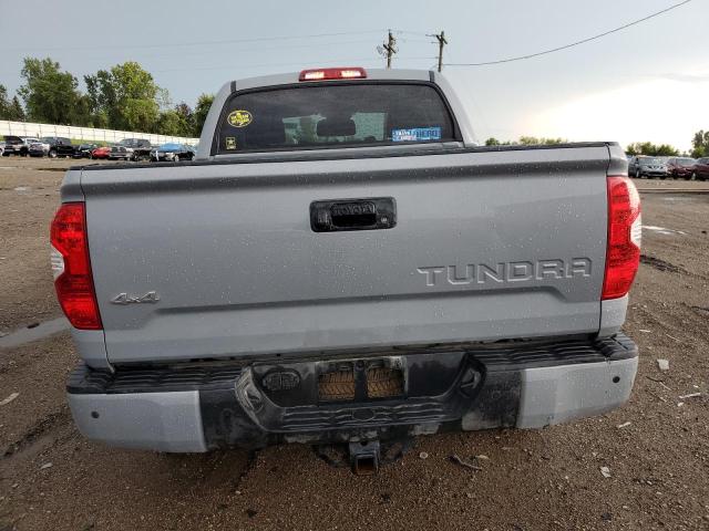 Photo 5 VIN: 5TFDW5F17JX761825 - TOYOTA TUNDRA CRE 