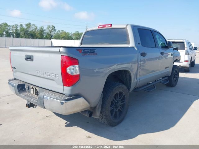 Photo 3 VIN: 5TFDW5F17JX769066 - TOYOTA TUNDRA 