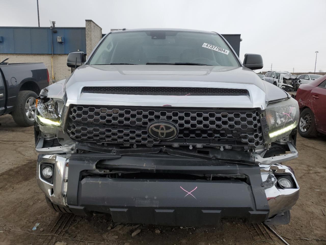 Photo 4 VIN: 5TFDW5F17JX775126 - TOYOTA TUNDRA 