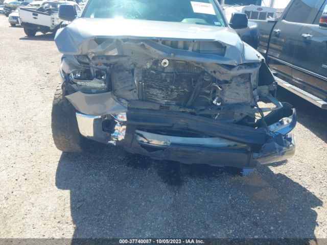 Photo 5 VIN: 5TFDW5F17KX778609 - TOYOTA TUNDRA 