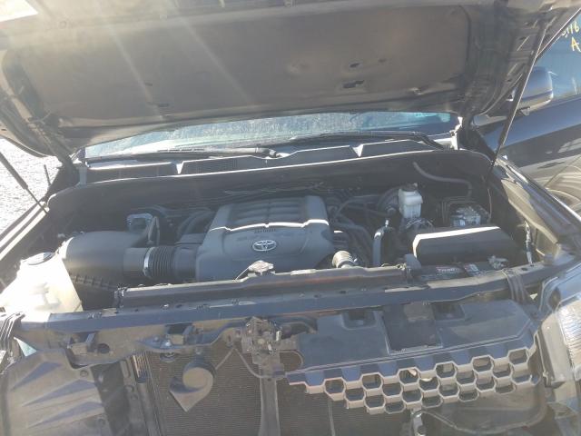 Photo 6 VIN: 5TFDW5F17KX820468 - TOYOTA TUNDRA CRE 