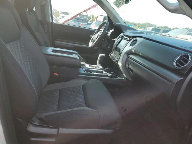 Photo 4 VIN: 5TFDW5F17KX834323 - TOYOTA TUNDRA CRE 