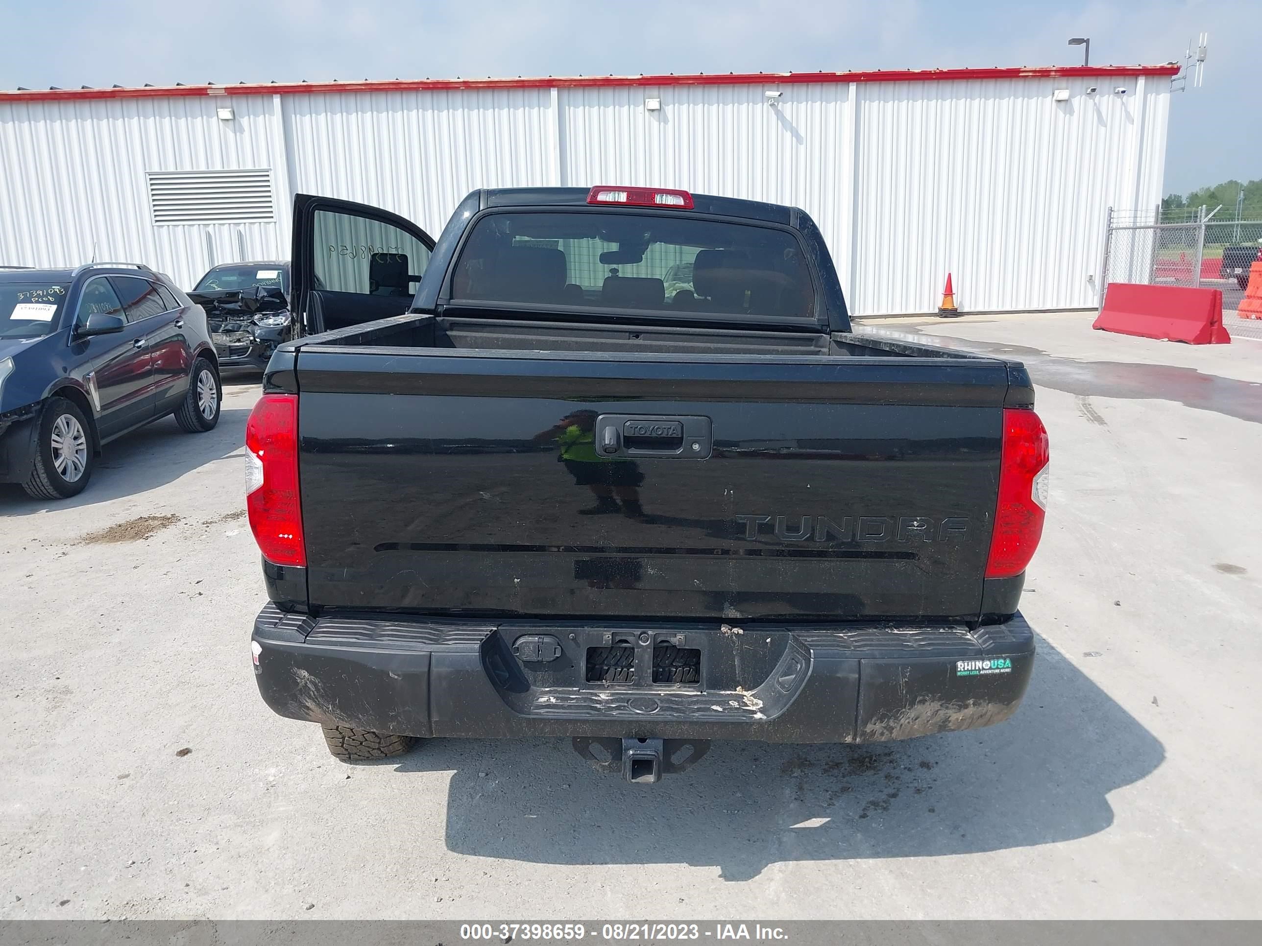 Photo 15 VIN: 5TFDW5F17KX836797 - TOYOTA TUNDRA 