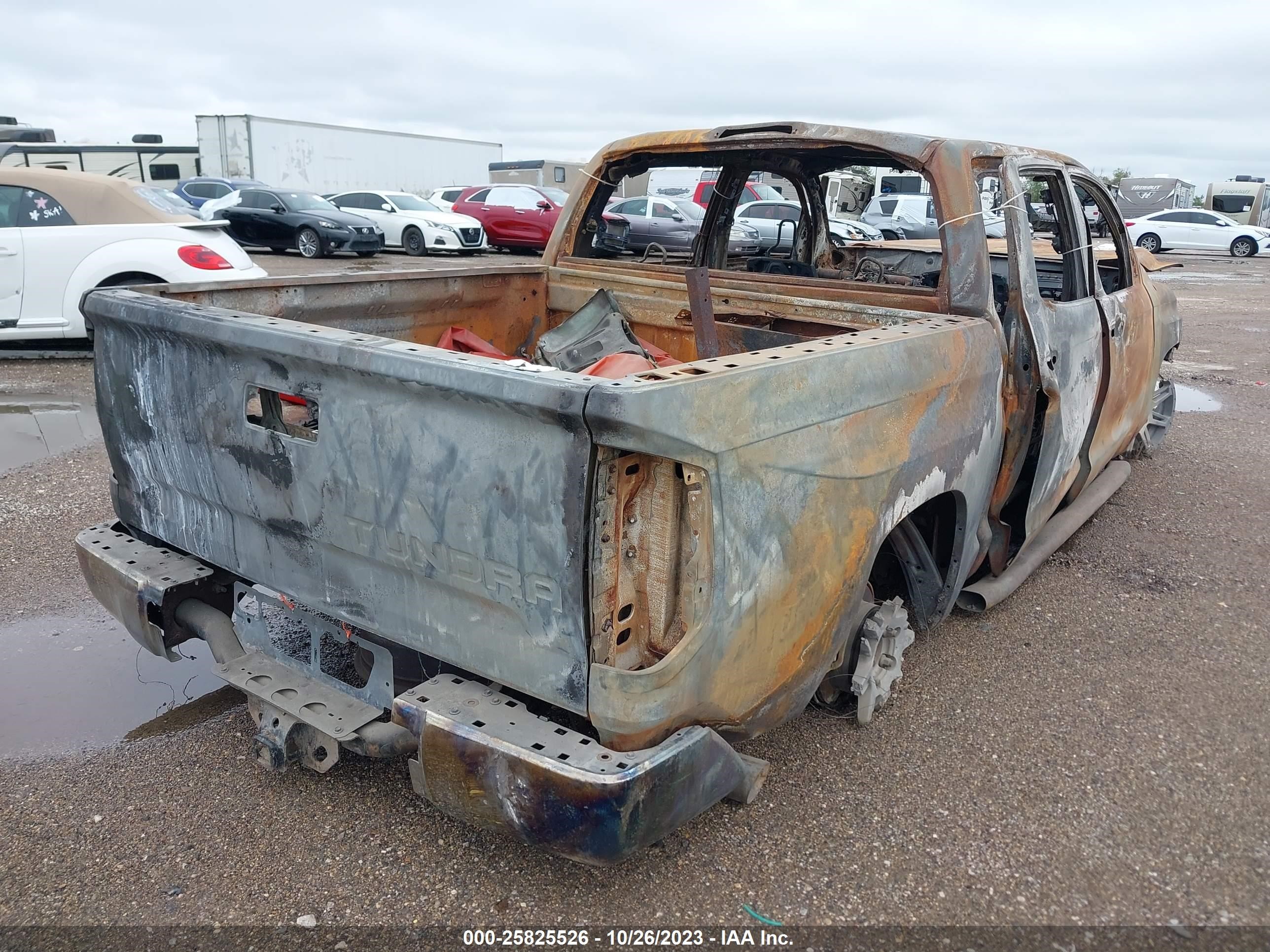 Photo 3 VIN: 5TFDW5F17KX857584 - TOYOTA TUNDRA 