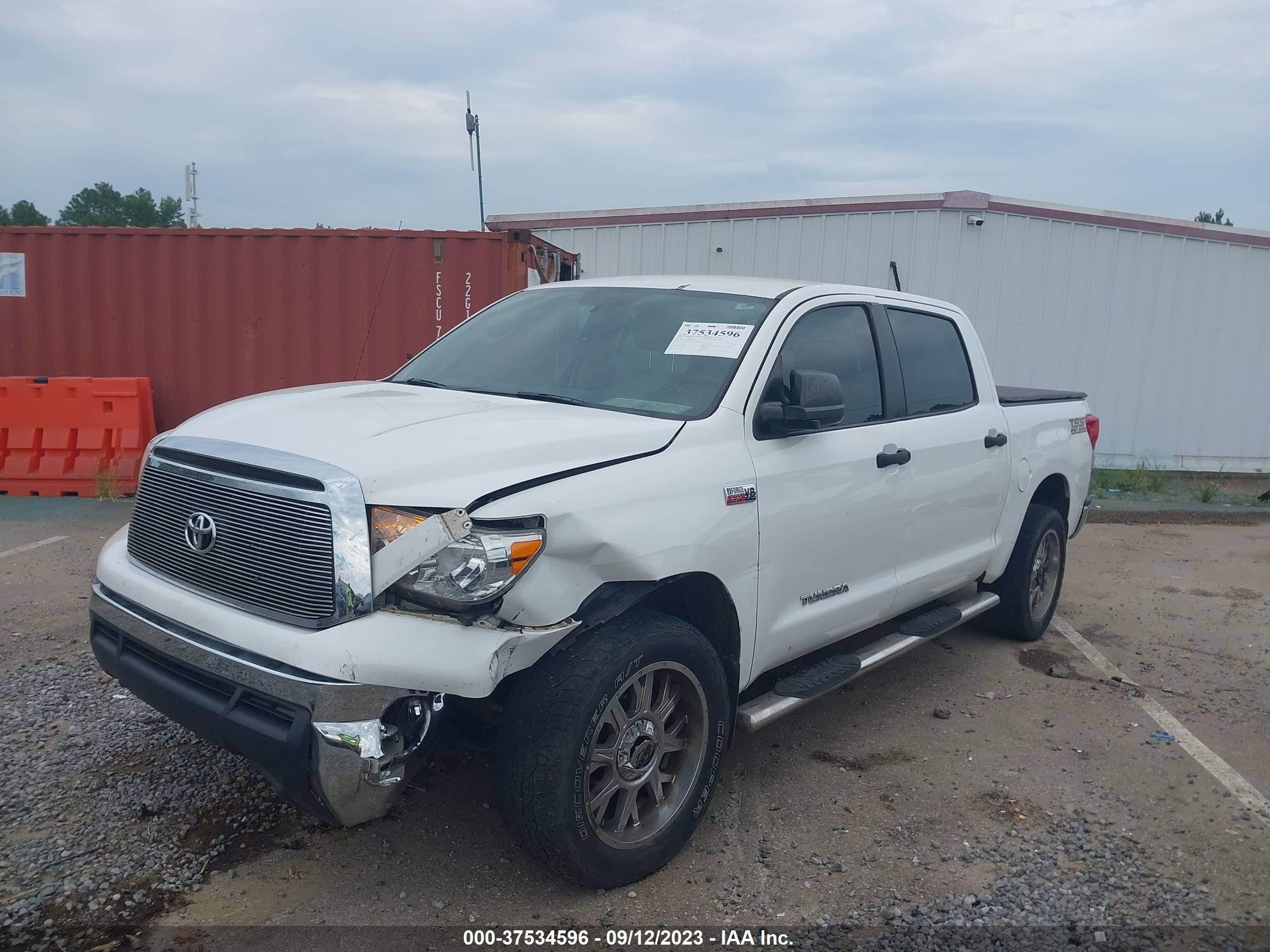 Photo 5 VIN: 5TFDW5F18BX209414 - TOYOTA TUNDRA 