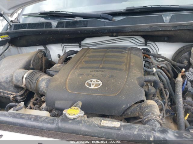 Photo 9 VIN: 5TFDW5F18CX214744 - TOYOTA TUNDRA 