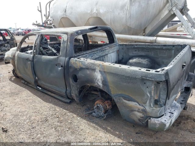 Photo 2 VIN: 5TFDW5F18DX277764 - TOYOTA TUNDRA 