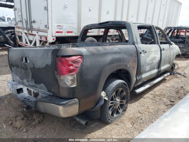 Photo 3 VIN: 5TFDW5F18DX277764 - TOYOTA TUNDRA 