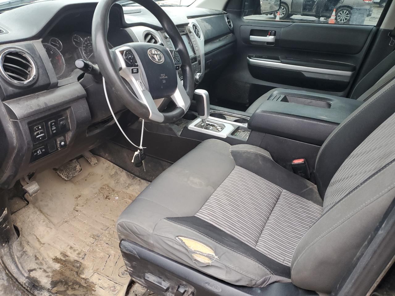 Photo 6 VIN: 5TFDW5F18FX442831 - TOYOTA TUNDRA 