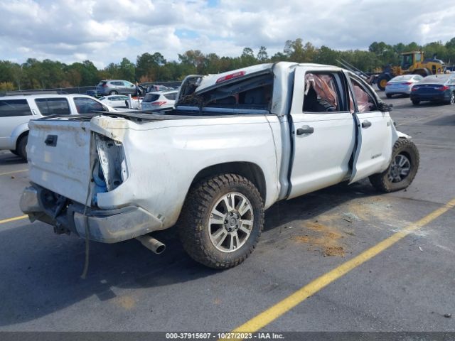 Photo 3 VIN: 5TFDW5F18FX461136 - TOYOTA TUNDRA 4WD TRUCK 