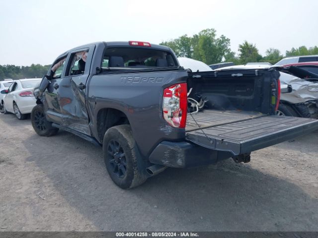 Photo 2 VIN: 5TFDW5F18GX521000 - TOYOTA TUNDRA 