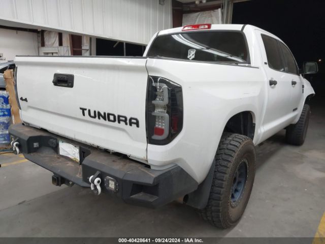 Photo 3 VIN: 5TFDW5F18HX617808 - TOYOTA TUNDRA 