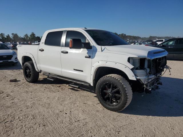 Photo 3 VIN: 5TFDW5F18HX666197 - TOYOTA TUNDRA CRE 