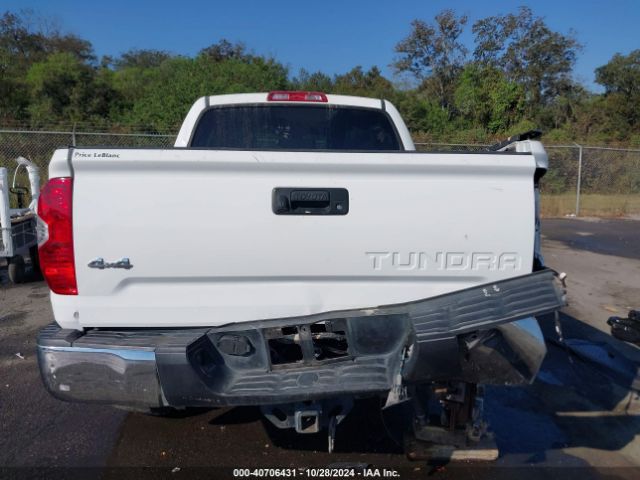 Photo 7 VIN: 5TFDW5F18JX695754 - TOYOTA TUNDRA 