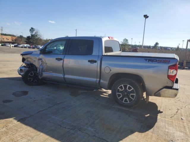 Photo 1 VIN: 5TFDW5F18JX711810 - TOYOTA TUNDRA 