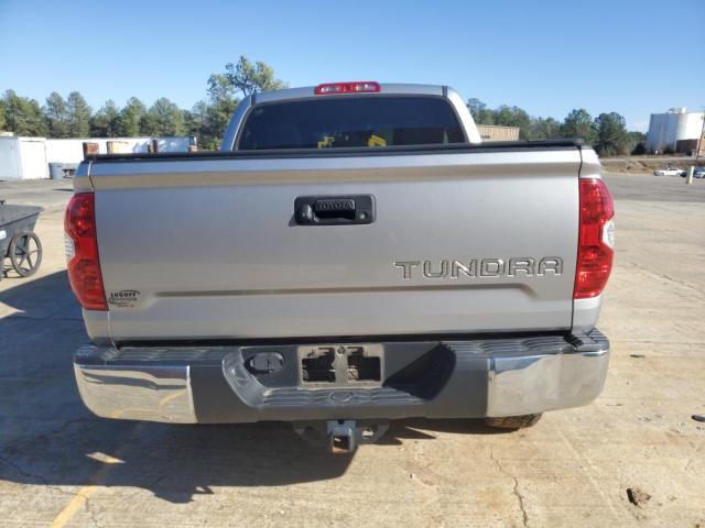 Photo 5 VIN: 5TFDW5F18JX711810 - TOYOTA TUNDRA 