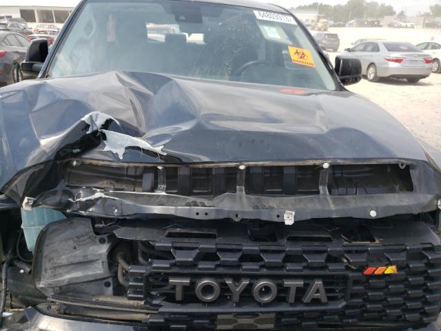 Photo 10 VIN: 5TFDW5F18JX769075 - TOYOTA TUNDRA DOU 