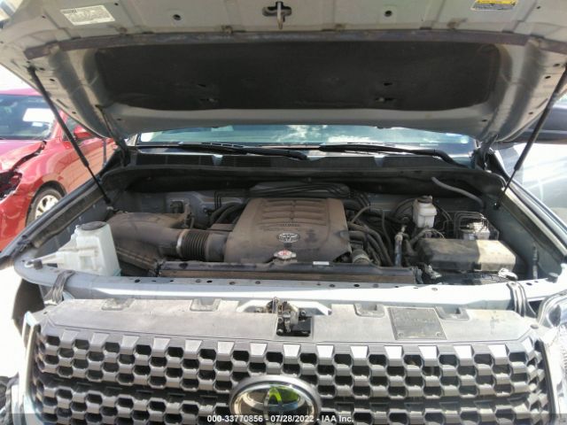 Photo 9 VIN: 5TFDW5F18KX805803 - TOYOTA TUNDRA 4WD 