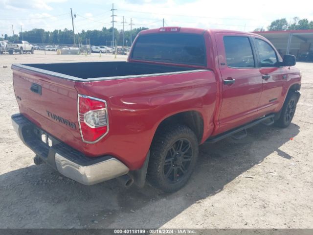 Photo 3 VIN: 5TFDW5F18KX811472 - TOYOTA TUNDRA 