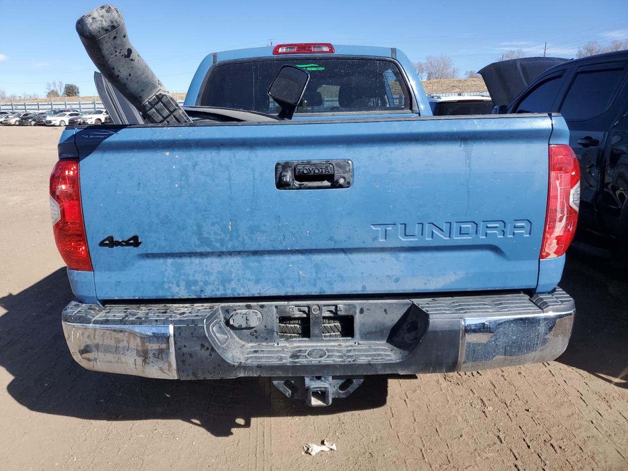 Photo 5 VIN: 5TFDW5F18KX818079 - TOYOTA TUNDRA 