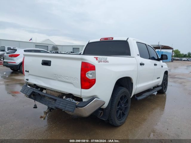 Photo 3 VIN: 5TFDW5F18KX850272 - TOYOTA TUNDRA 