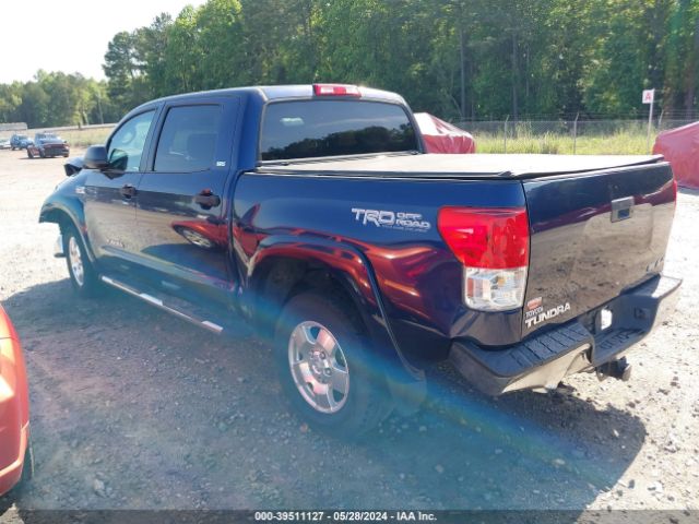 Photo 2 VIN: 5TFDW5F19BX168694 - TOYOTA TUNDRA 